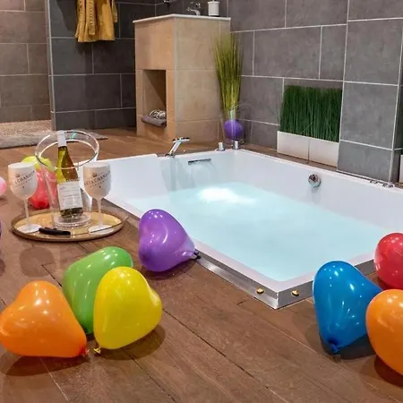 Chambre Avec Spa By Jordans Collection Dijon Room photo